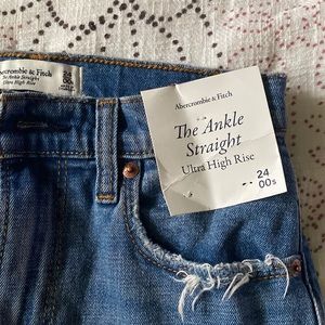 Abercrombie The Ankle Straight Jean